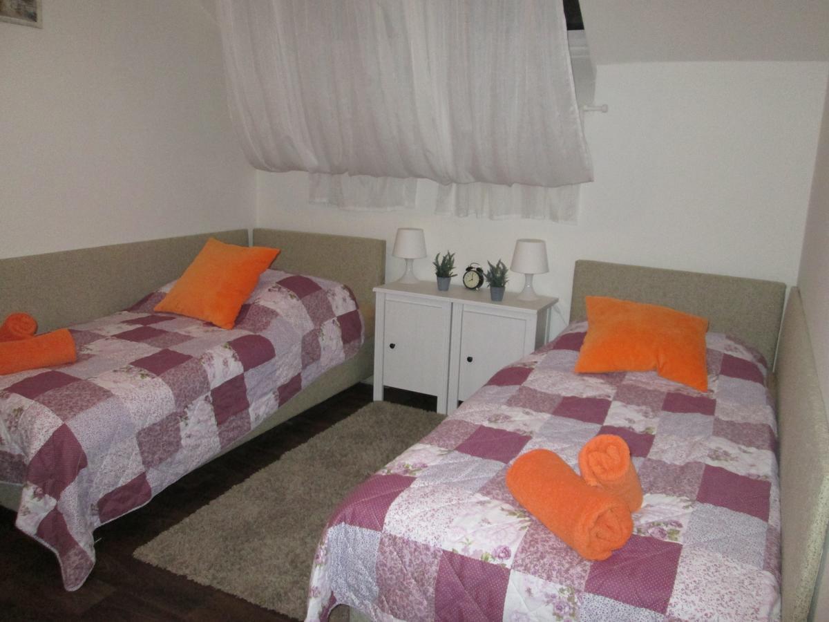 Penzion Lamberk Novy Jicin Exterior foto